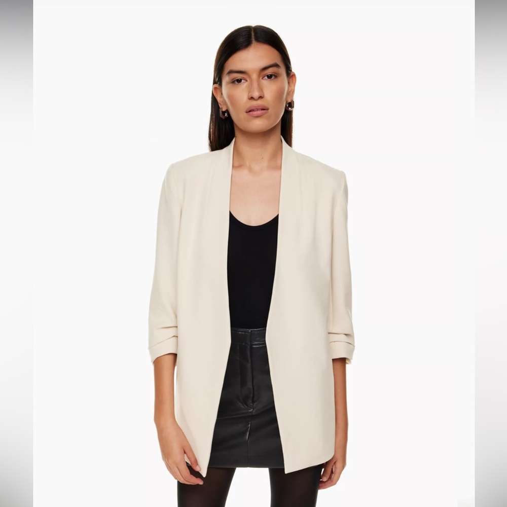 Aritzia Power Hip Blazer, White, size 4